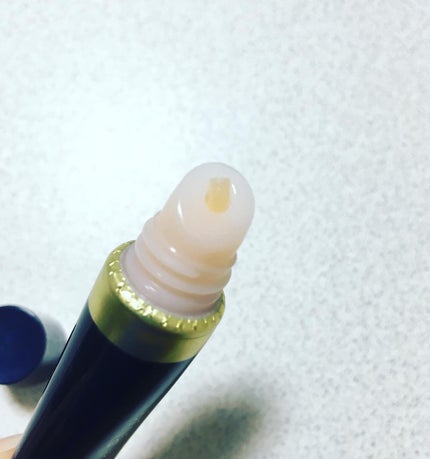 ニベア ロイヤルブルーリップ 濃密美容ケア/ニベア/リップ美容液を使ったクチコミ(2枚目)