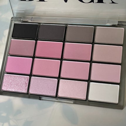 ソフトブラーリングアイパレット 16.ブラックハッシュブラーリング /wakemake/アイシャドウパレットを使ったクチコミ(2枚目)