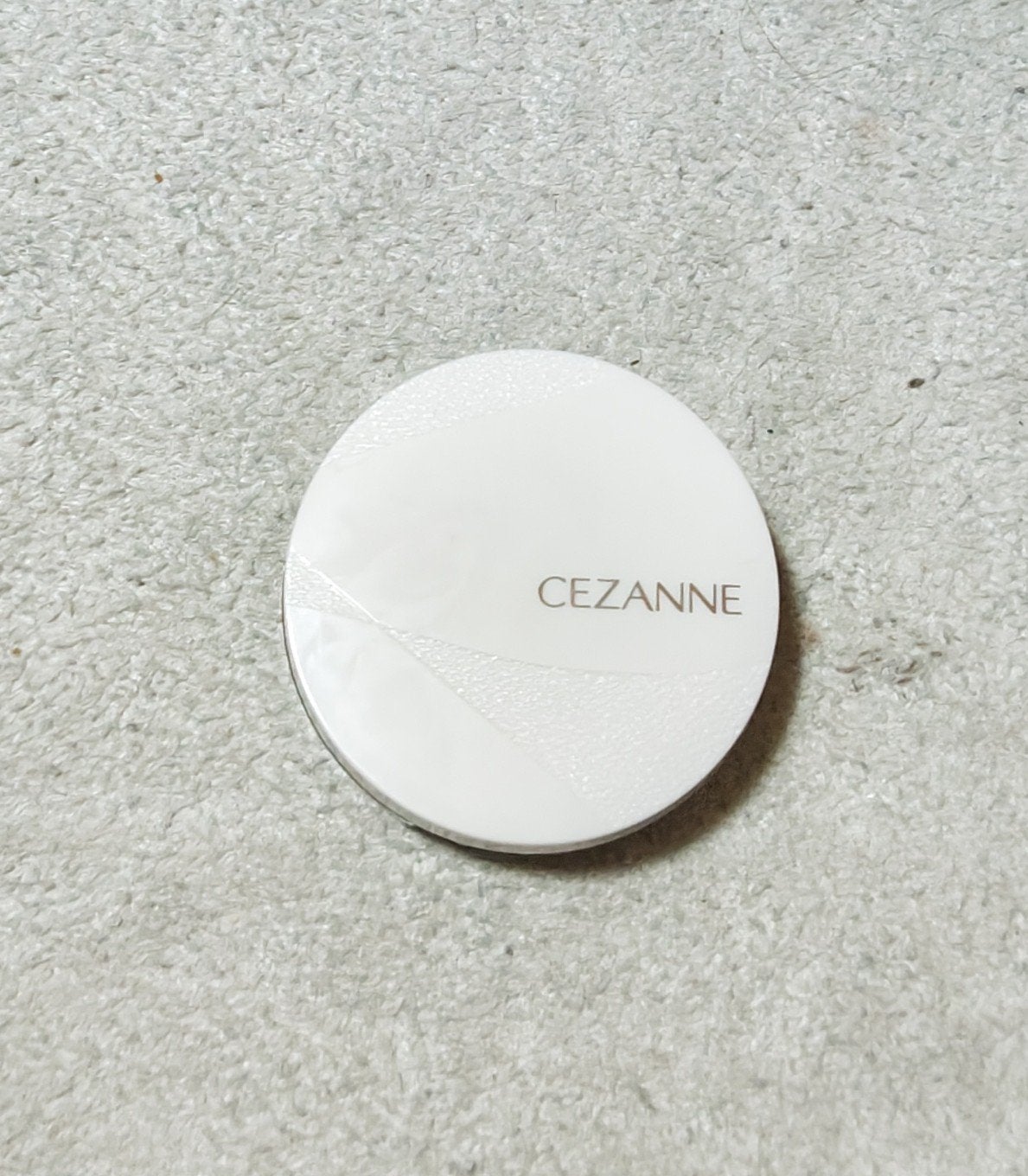 毛穴レスパウダー/CEZANNE/プレストパウダーを使ったクチコミ(1枚目)