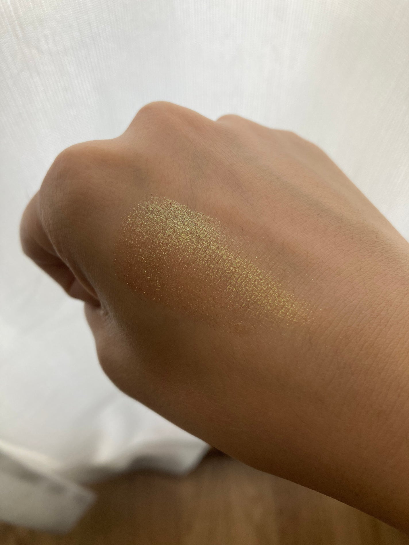 ダズルシャドウ/M・A・C/単色アイシャドウを使ったクチコミ(3枚目)