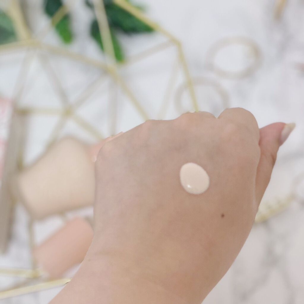 モイスチュアライジング ファンデーション プライマー/PAUL & JOE BEAUTE/化粧下地を使ったクチコミ(4枚目)