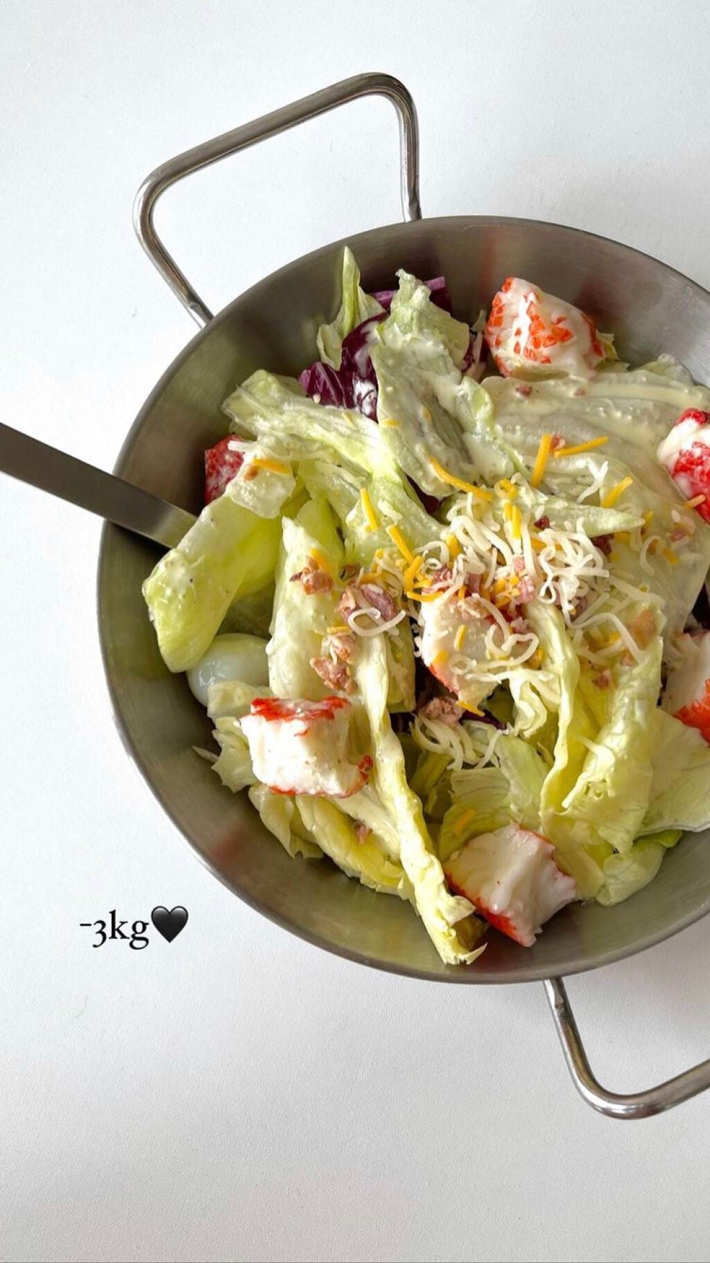 咲葵@フォロバ on LIPS 「ダイエットサラダ🥗💖材料・カニカマ・30秒茹でたキャベツ・マリ..」(1枚目)