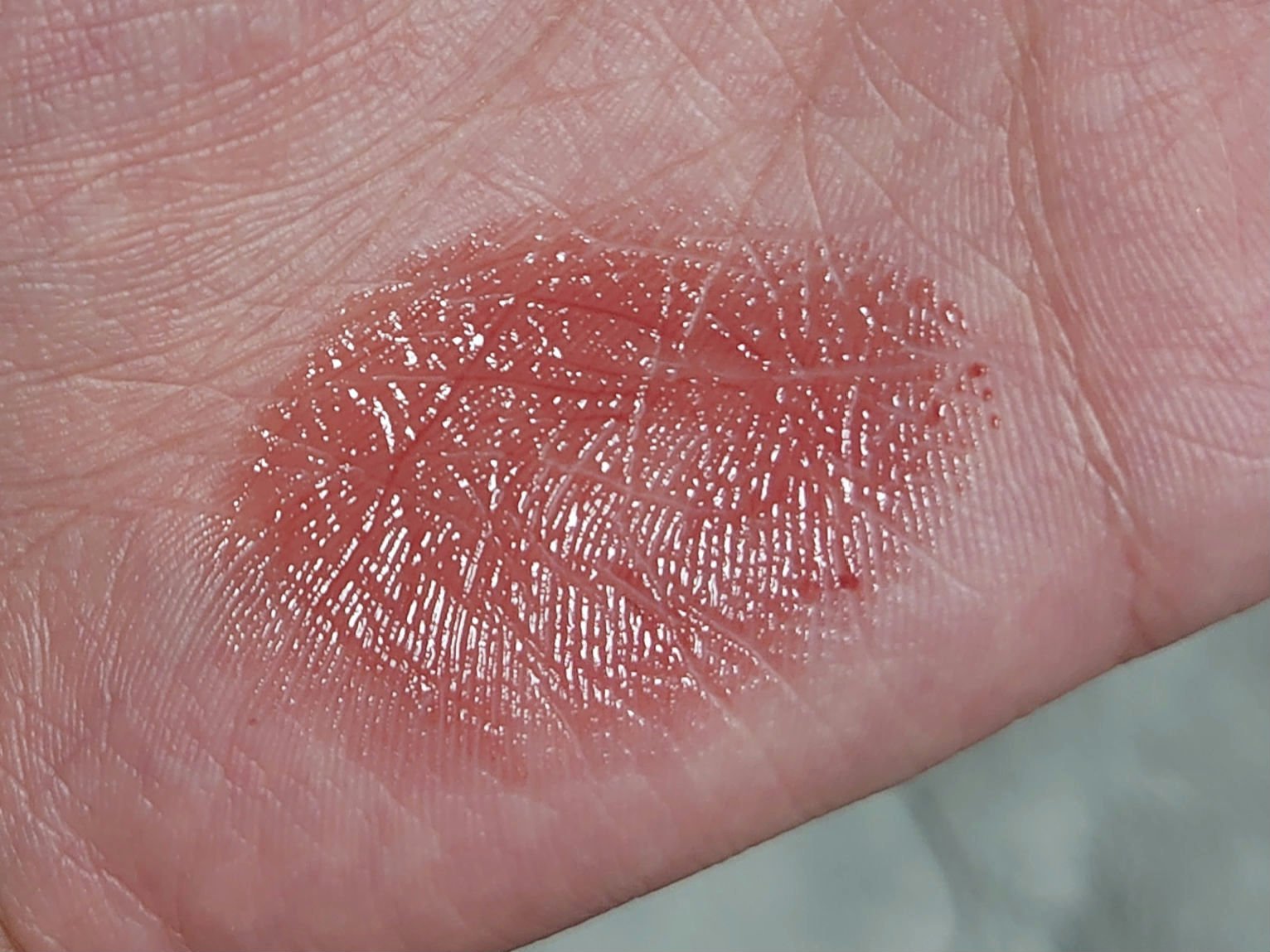 ボンディンググロウリップスティック/Laka/口紅を使ったクチコミ（3枚目）