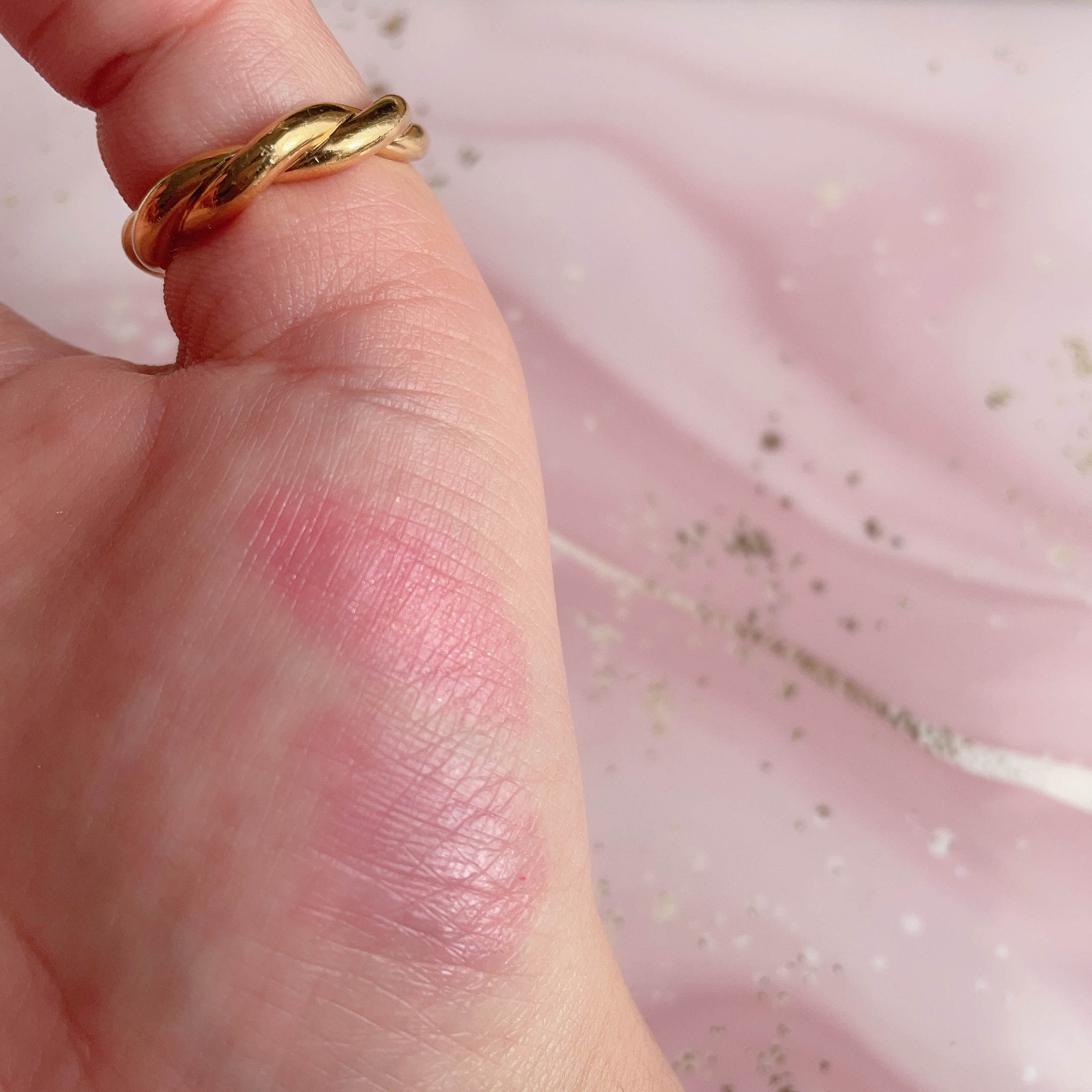 パリュール ゴールド スキン ダブル ヴェール プライマー/GUERLAIN/化粧下地を使ったクチコミ（3枚目）