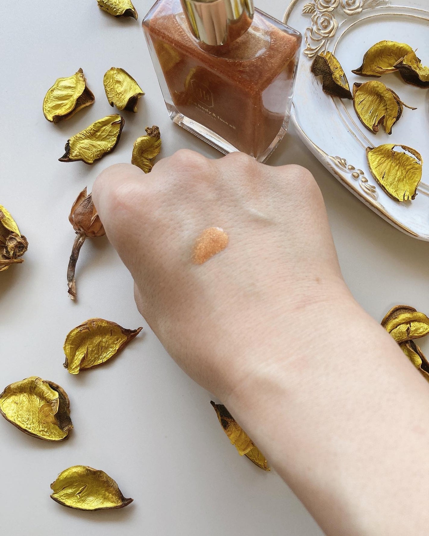 ラ・メイク ボディ&フェイスオイル/H×H/ボディオイルを使ったクチコミ(4枚目)