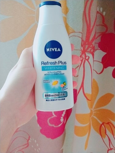 🌻こんにちは🌻

今日は、最近話題の
NIVEA＝リフレッシュプラスホワイトニングボディミルク
　について紹介します🐱

私はこれを、お風呂上がりに足などマッサージをしながら塗っています!
伸びがよくて