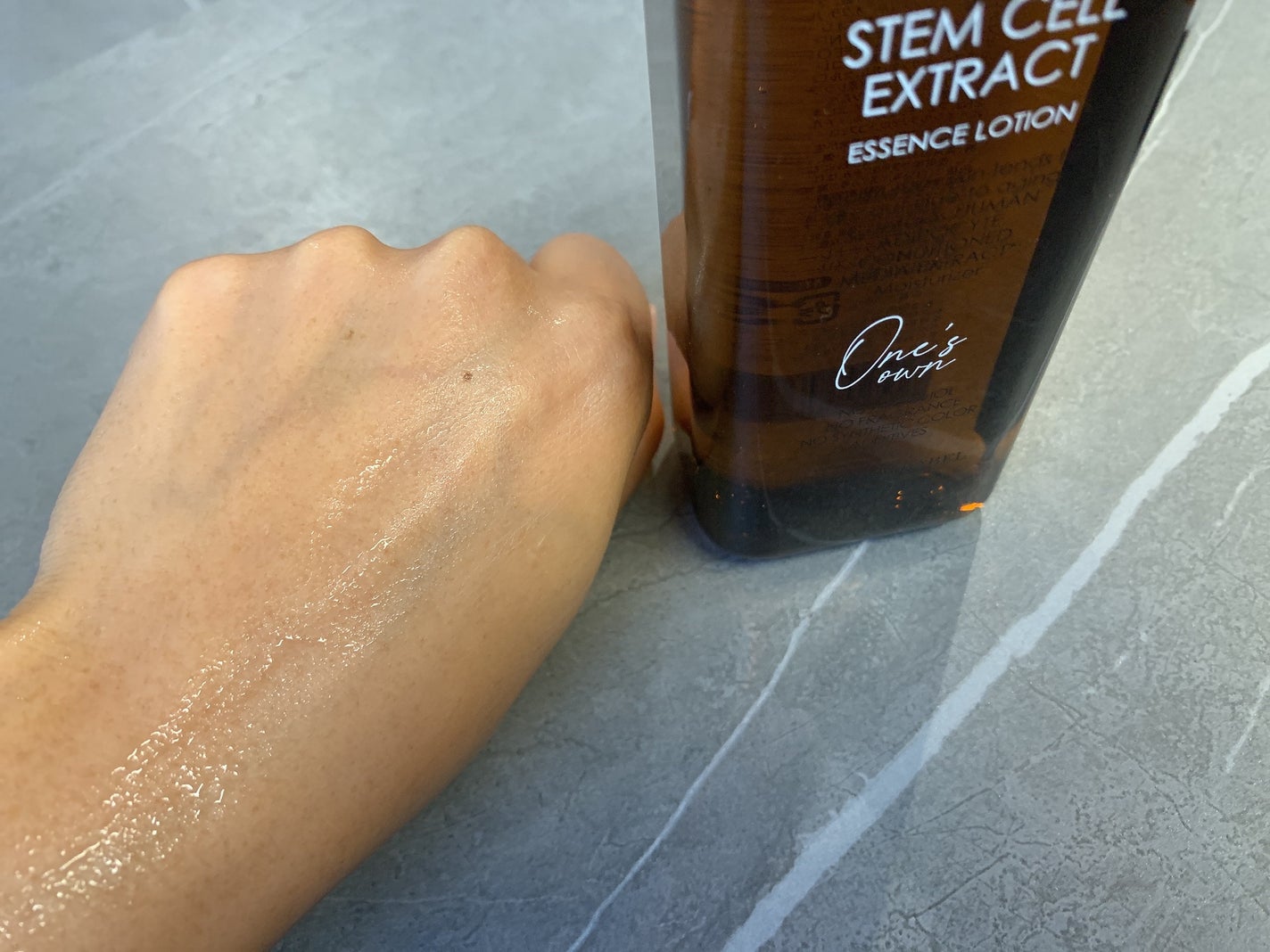 プラチナレーベル ワンズエッセンスローション(ヒト幹細胞培養液)/プラチナレーベル/化粧水を使ったクチコミ(3枚目)