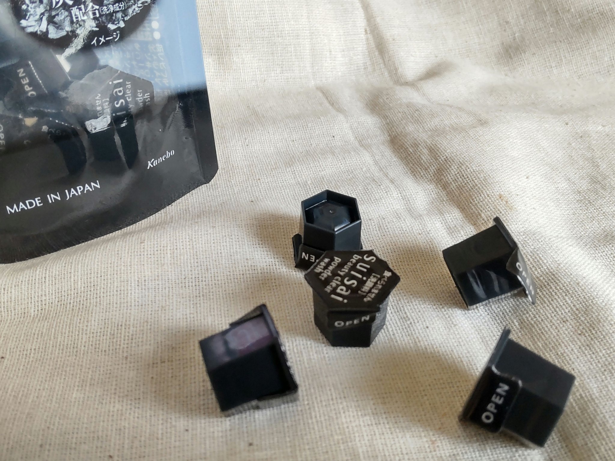 スイサイ ビューティクリア ブラック パウダーウォッシュ/suisai/洗顔パウダーを使ったクチコミ（3枚目）