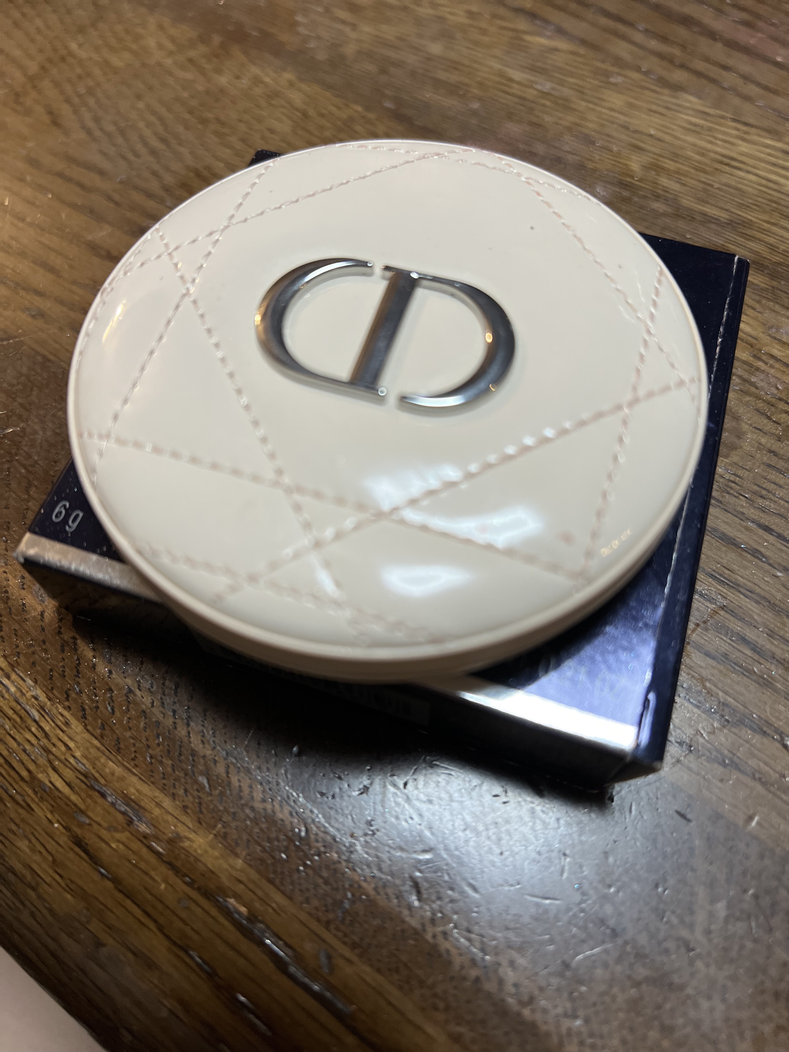 ディオールスキン フォーエヴァー クチュール ルミナイザー/Dior/プレストパウダーを使ったクチコミ（2枚目）