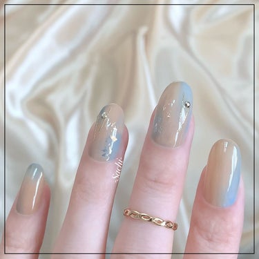 ちふれポリッシュで簡単ニュアンスネイル💅

やり方は画像を参考にしていただければと思います♡
トップコートでぼかす時は、根元から爪先に向かって縦方向にサーっとやさしくハケを通すだけでOK🙆‍♀️
ハケが爪に触れてるか触れてないかくらいのハケ圧でカラーの表面だけを触るイメージです✨
右側→中央→左側と3回くらいハケを通すと◎

ぼかした後のハケはキッチンペーパーなどに拭き取ってからボトルに戻してください🫶

人差し指と小指はブルーとベージュの塗る位置を変えただけで、やり方は手順画像と同じになります✨

少しでも参考になれば嬉しいです♥️

#セルフネイル
#春ネイル
#シンプルネイル
#簡単ネイル
#プチプラネイル
#ニュアンスネイル
#ちふれ
#正直レビュー の画像 その2