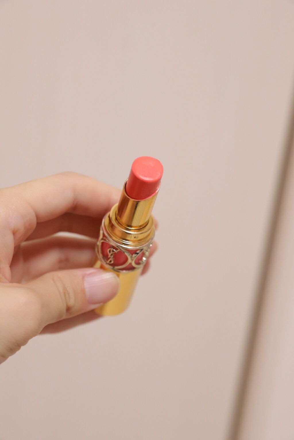 ルージュ ヴォリュプテ シャイン/YVES SAINT LAURENT BEAUTE/口紅を使ったクチコミ(2枚目)