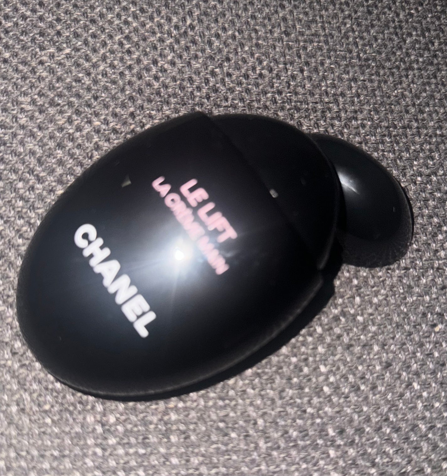 ル リフト ラ クレーム マン/CHANEL/ハンドクリームを使ったクチコミ(2枚目)