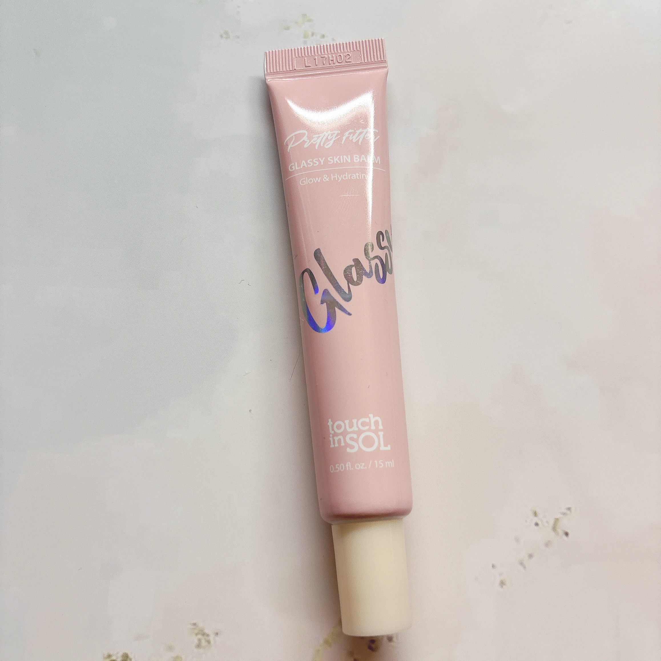 touch in SOL  Pretty Filter Glassy Skin Balm