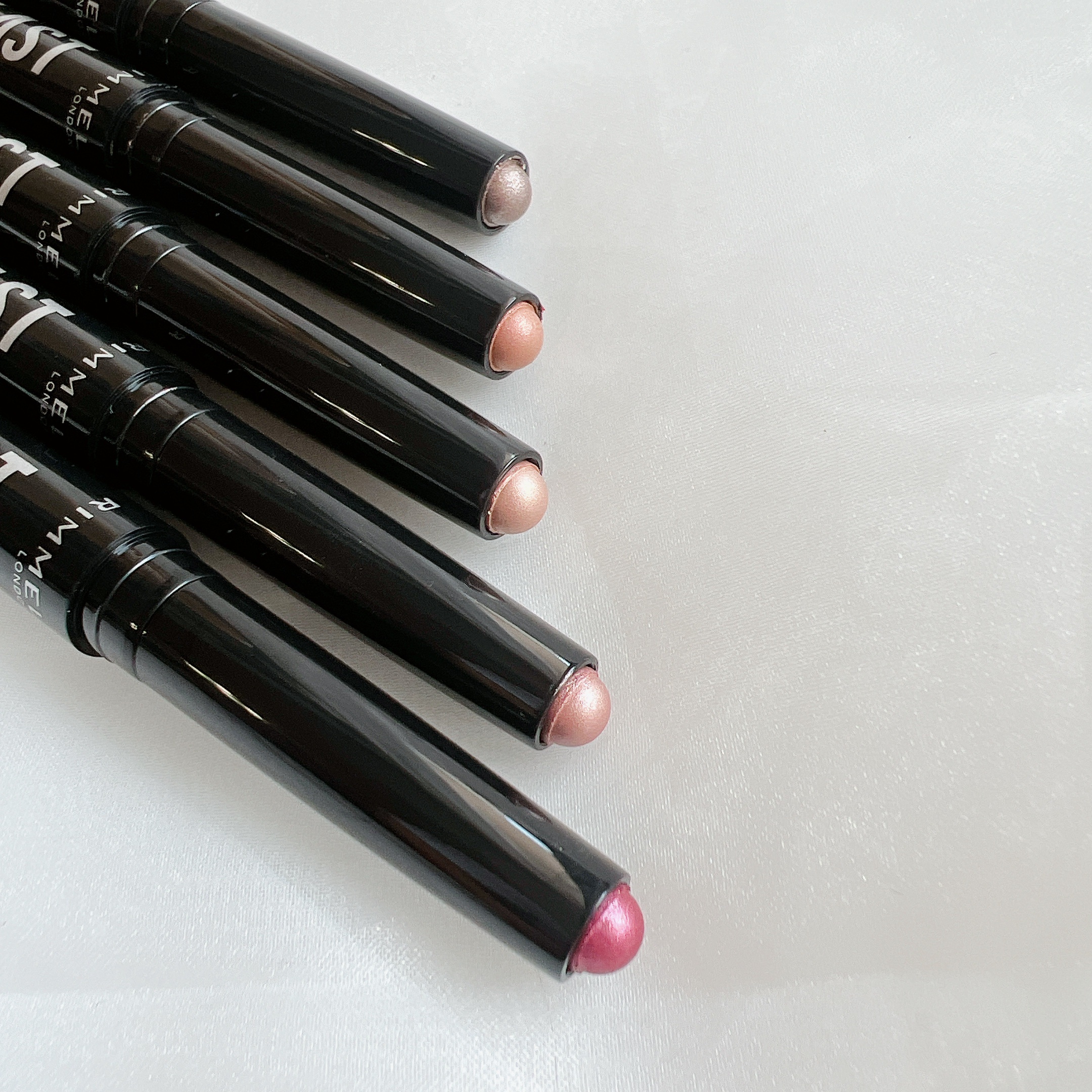 ワンダー ラスト アイシャドウ スティック/リンメル ロンドン/スティックアイシャドウを使ったクチコミ（3枚目）