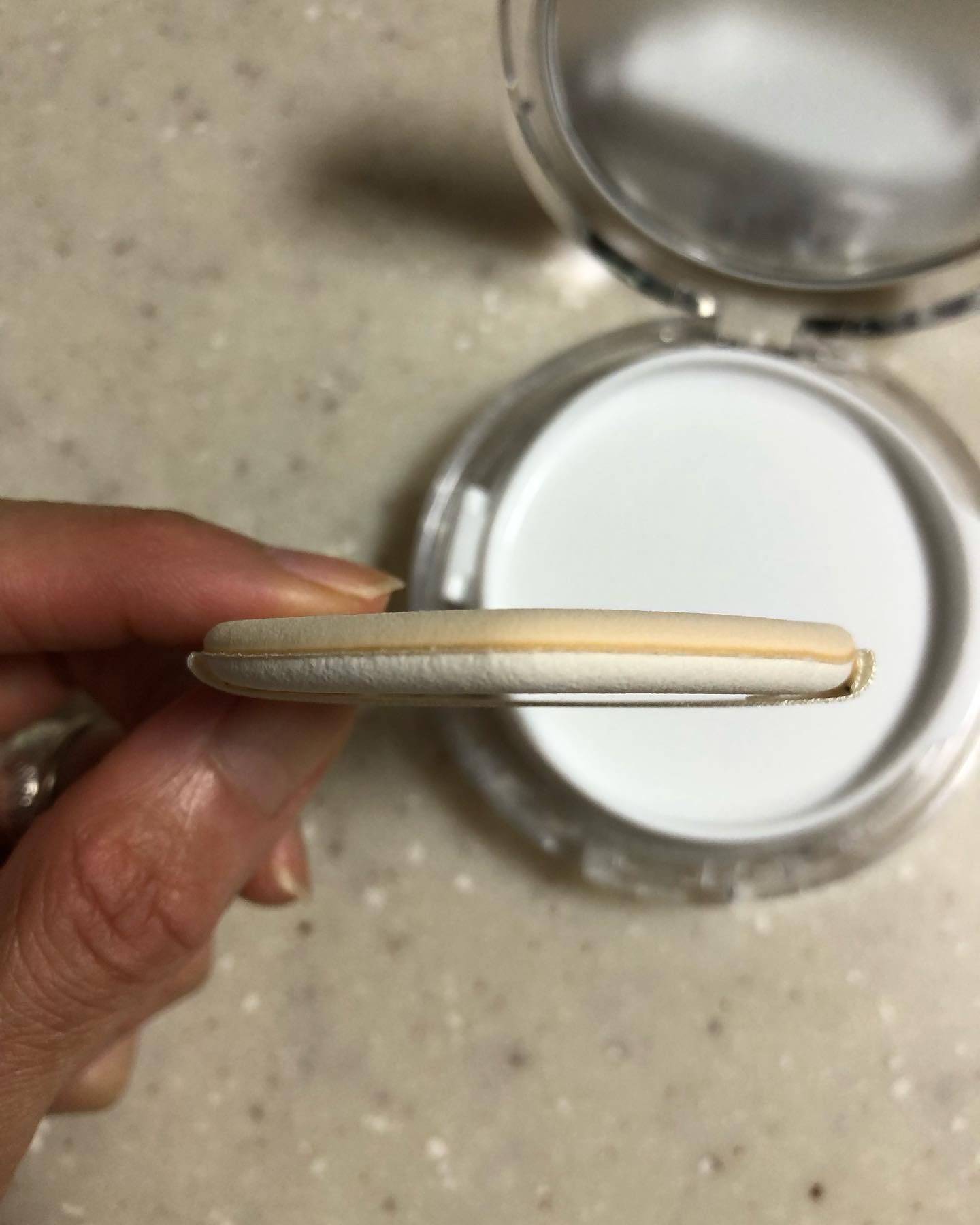 ハートリーフシーンカバークッション/23years old/クッションファンデーションを使ったクチコミ（3枚目）