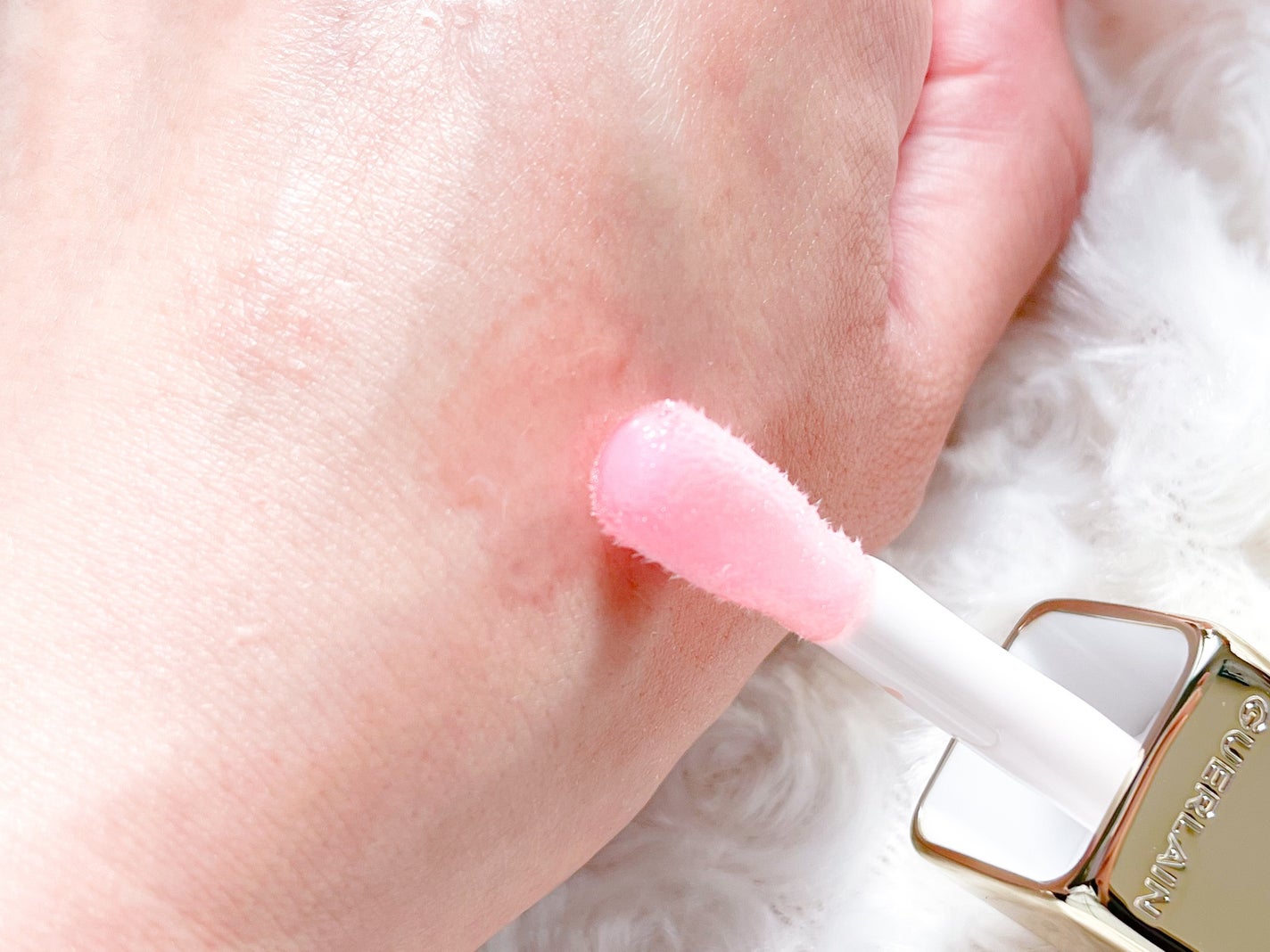 キスキス ビー グロウ オイル/GUERLAIN/リップグロスを使ったクチコミ(3枚目)