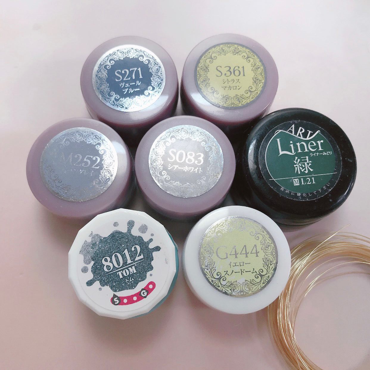なかやまちえこ on LIPS 「イエローとグレー🌙⠀⠀#nail#nails#nailart#..」(3枚目)