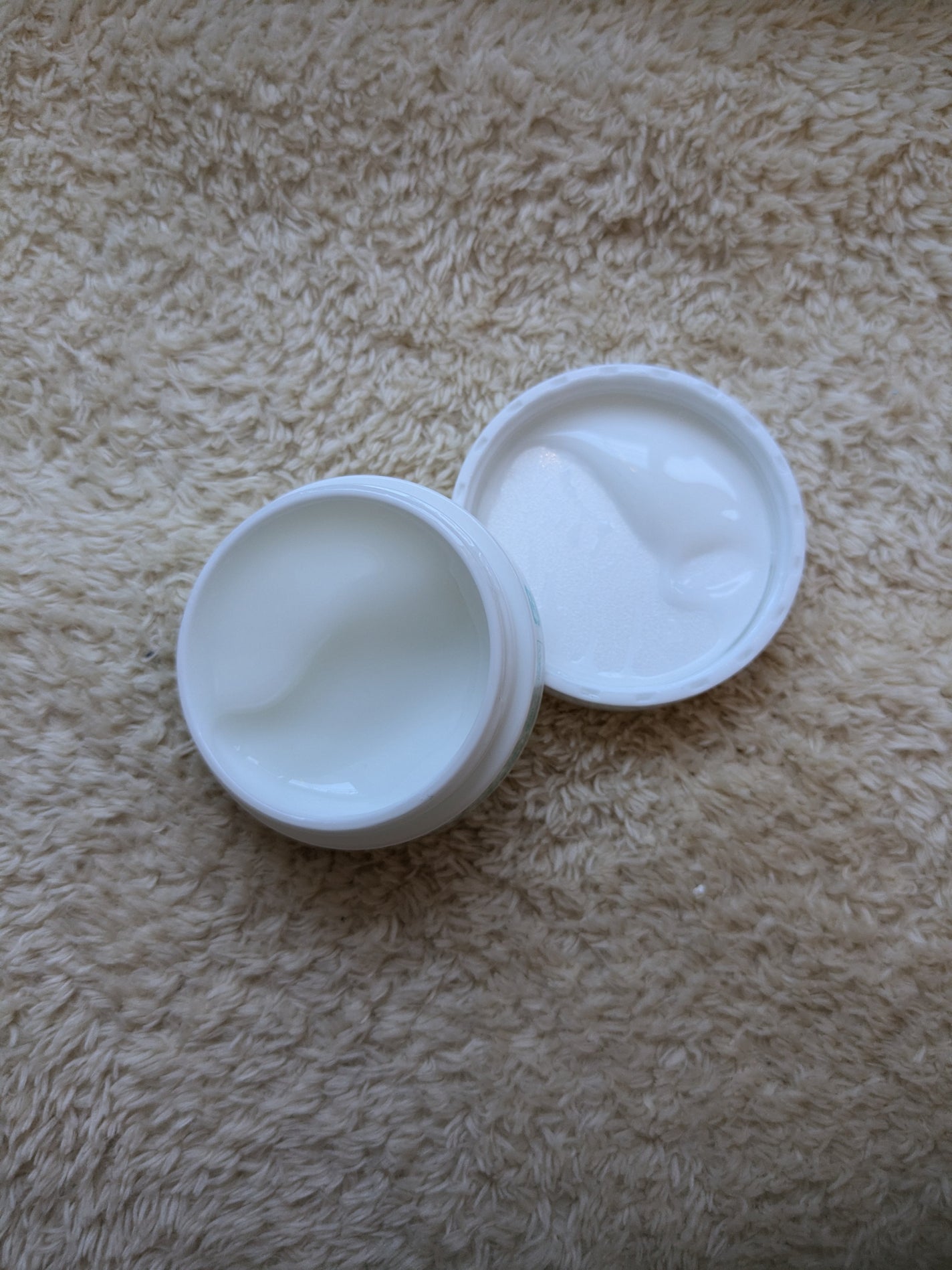 yuuri フォロバ on LIPS 「ニコママオールインジェル結構ちっさめで持ち運び安い‼️しっとり..」(1枚目)