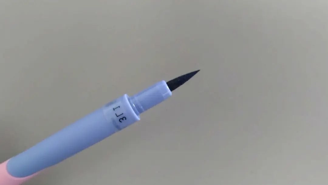 カラーシェイクライナー/C’est la pointe/リキッドアイライナーを使ったクチコミ(3枚目)