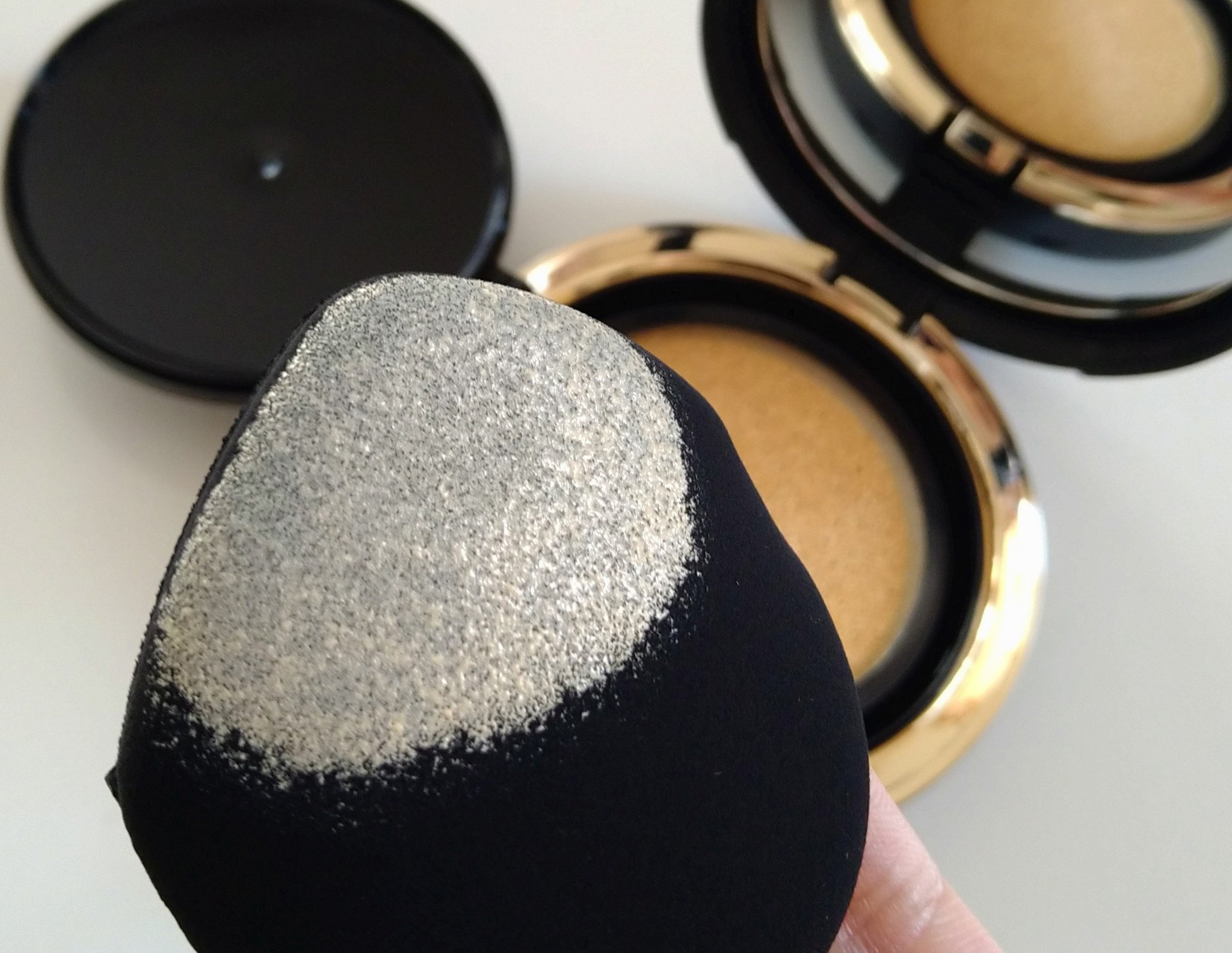 オリジナル ピュア セラム カバーアップ クッション/bareMinerals/クッションファンデーションを使ったクチコミ（3枚目）