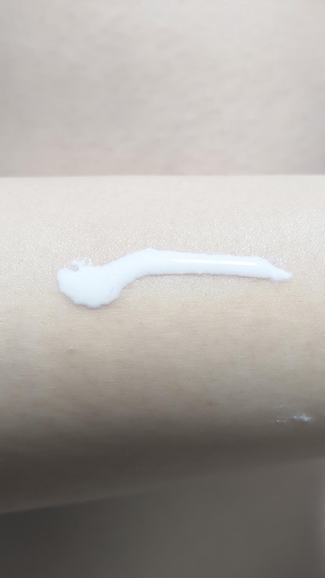 ビオレUV　アクアリッチ　アクアハイライトローション（水層ハイライトUV）/ビオレ/日焼け止めローションを使ったクチコミ（2枚目）