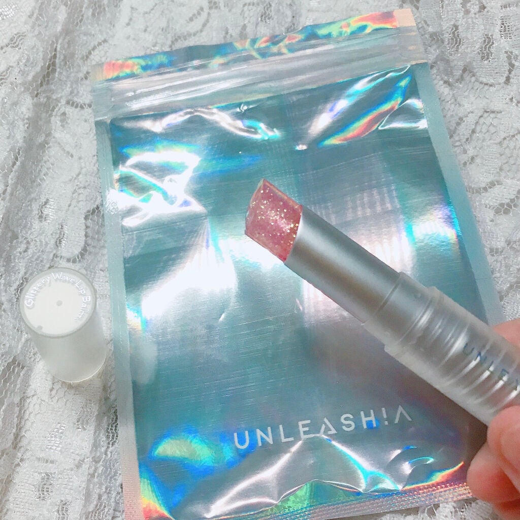 グリッタリーウェブリップバーム/unleashia/リップケアを使ったクチコミ(2枚目)