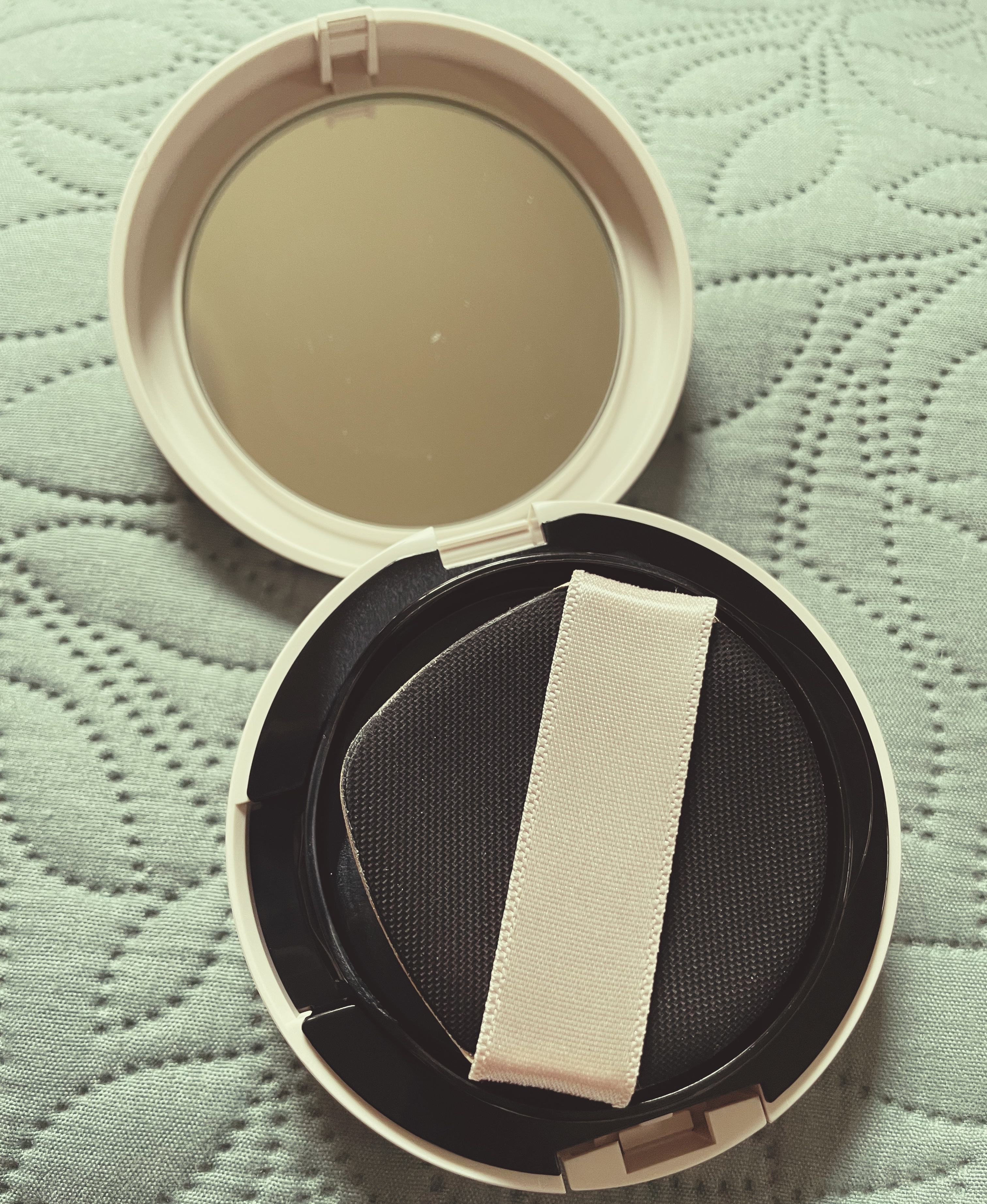 シフォンフィットクッションファンデーション 00 明るいベージュ系/CEZANNE/クッションファンデーションを使ったクチコミ（3枚目）