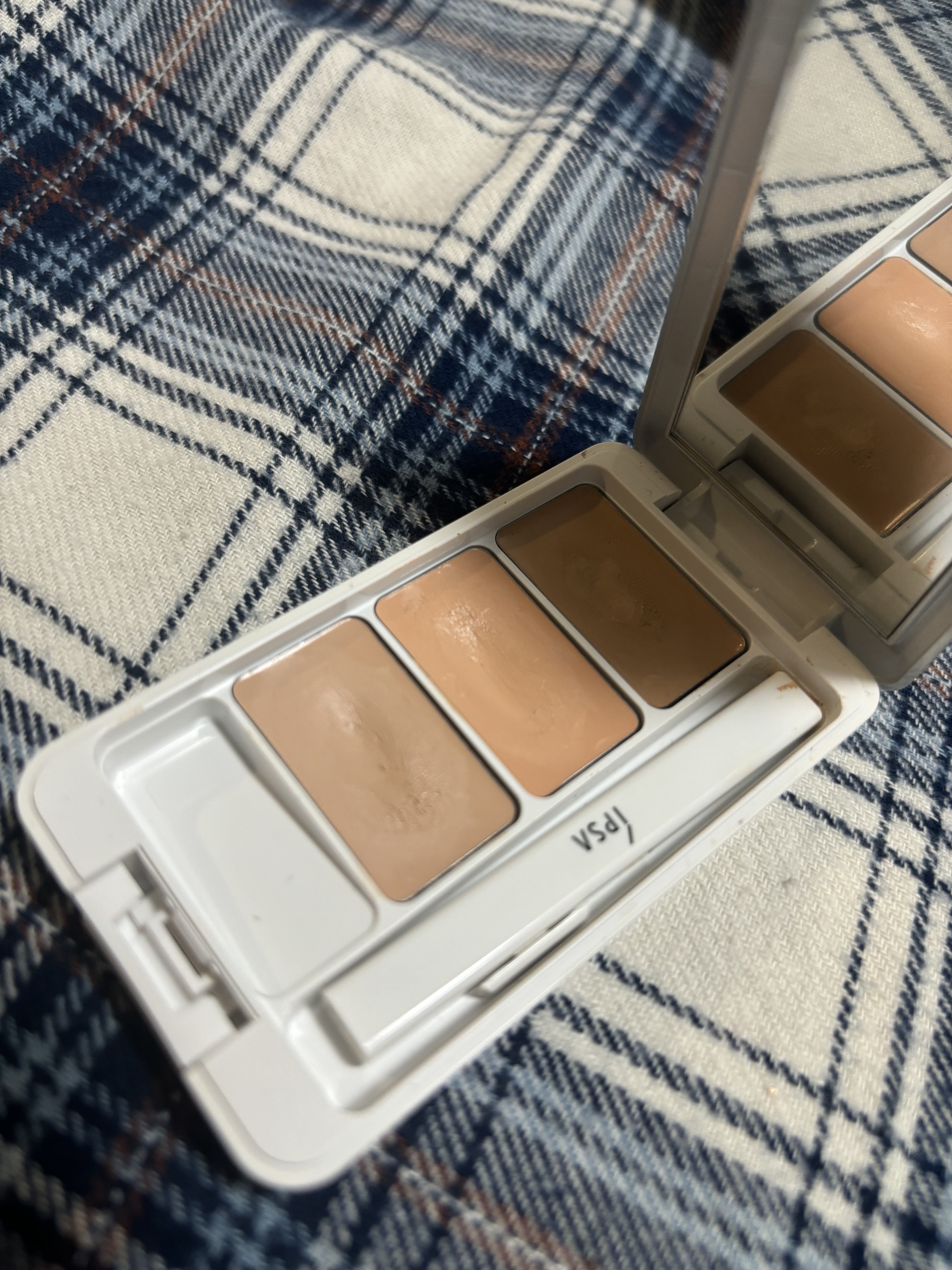 クリエイティブコンシーラーe/IPSA/パレットコンシーラーを使ったクチコミ（1枚目）