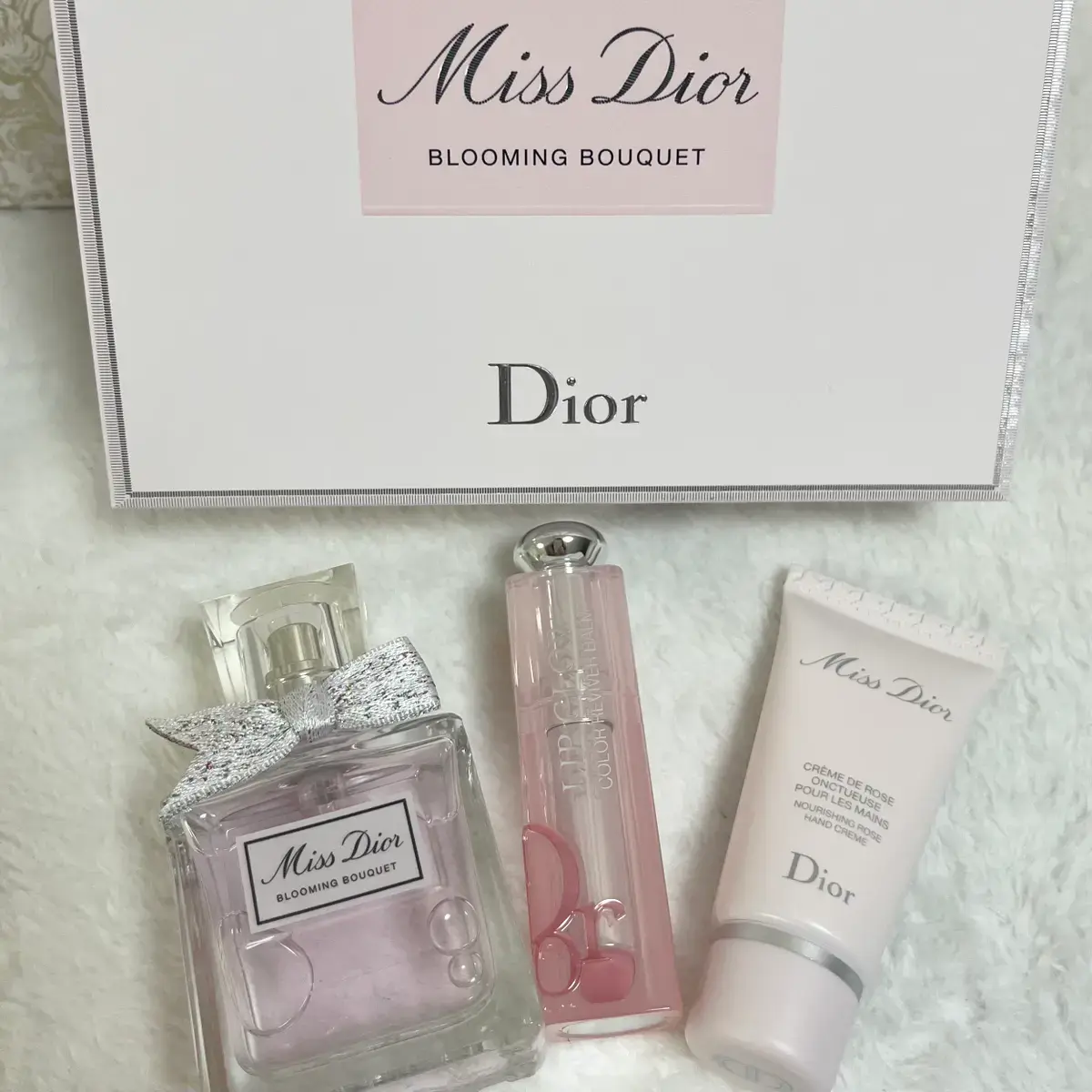 Dior Beauty Lovers on LIPS 「ディオール ホリデーの美しいデザインに
