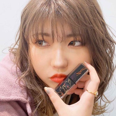 ルージュ アンリミテッド アンプリファイド マット＜2019年クリスマスコフレ限定＞/shu uemura/口紅を使ったクチコミ（2枚目）