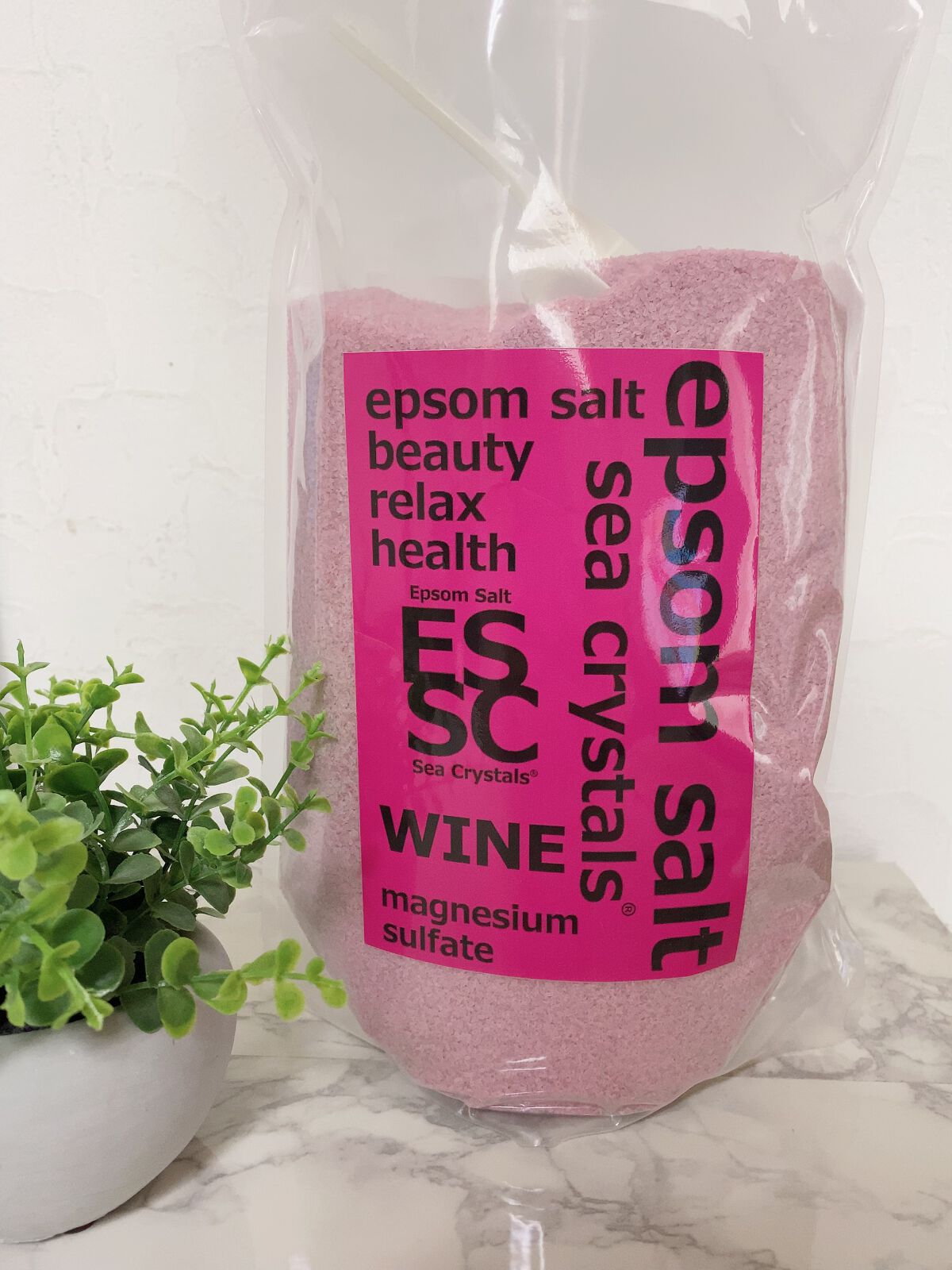 あみあみ on LIPS 「エプソムソルトのワイン🍷興味があり早速入れて入ってみました❣️..」(1枚目)