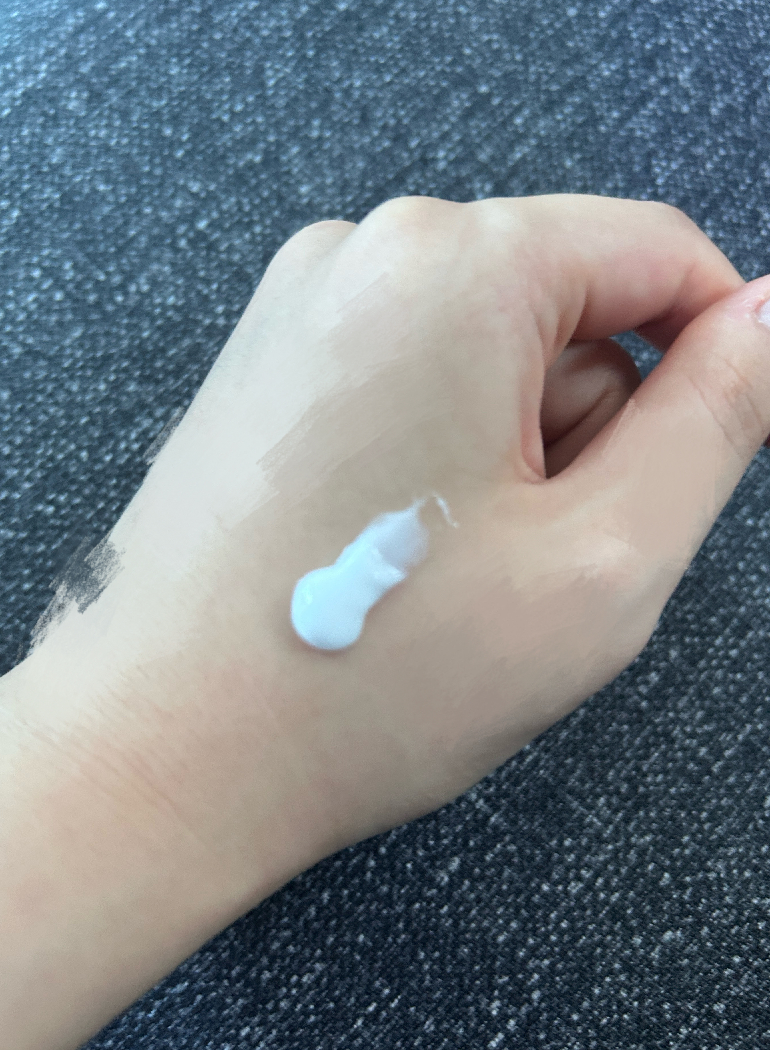 ラベンダー リラックスハンドクリーム 30ml/L'OCCITANE/ハンドクリームを使ったクチコミ（2枚目）