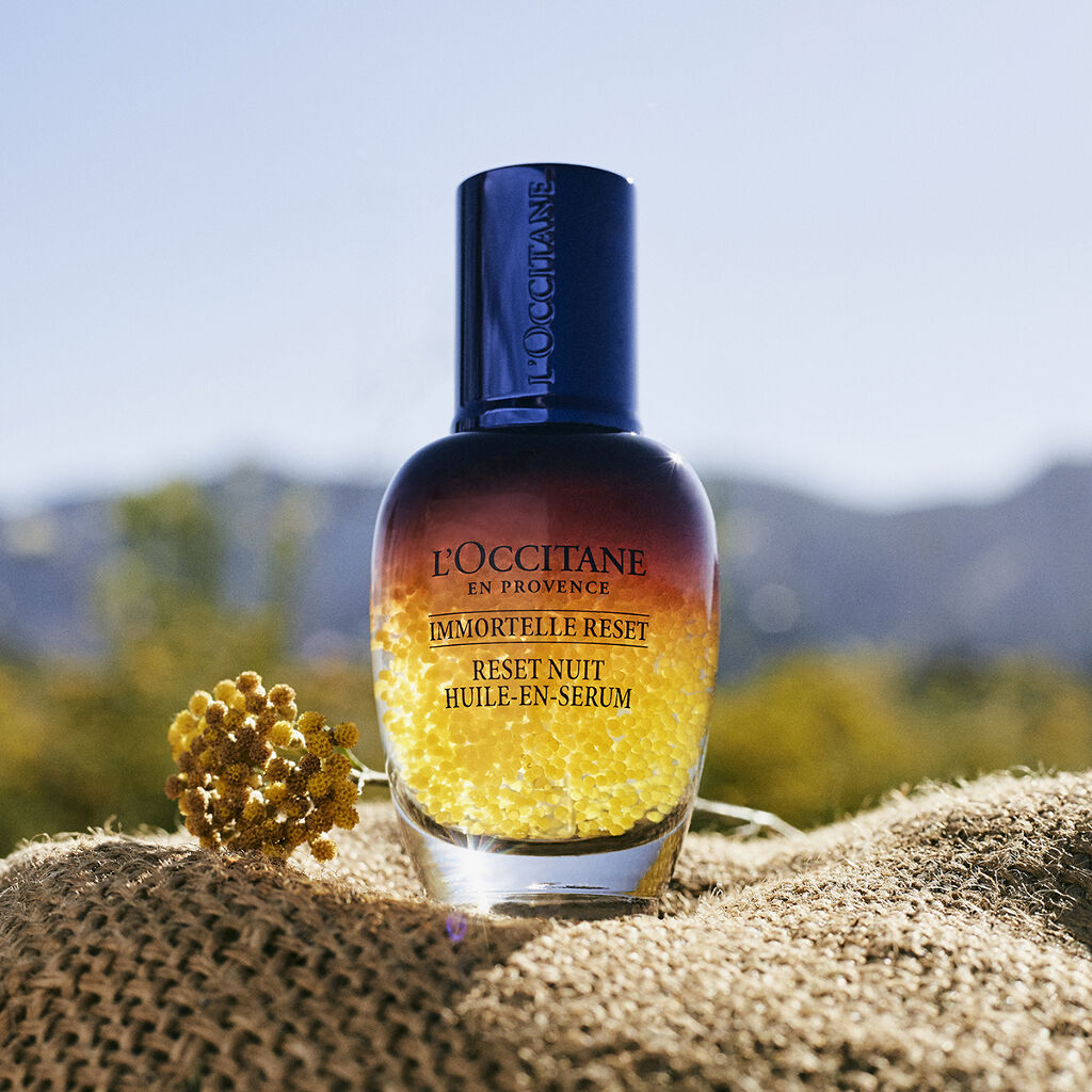 一日の終わりに、夜の新習慣。夜用美容液で寝ている間に集中ケア。イモーテル オーバーナイトリセットセラムをプレゼント♡（2枚目）