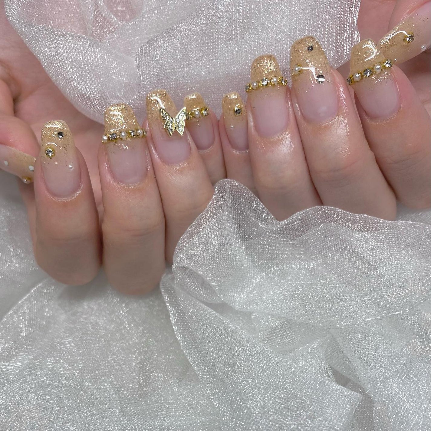 kanna on LIPS 「・・・成人式用ににきらきらワンホンネイル👘✨おめでとうございま..」(1枚目)