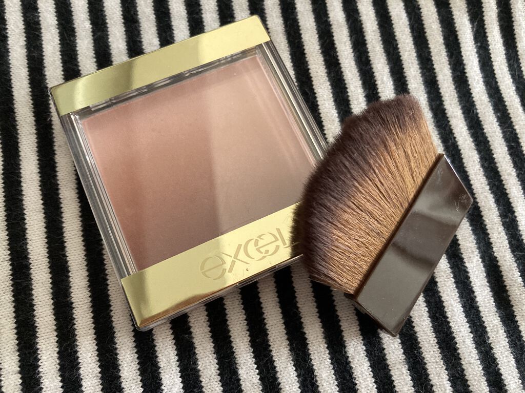 オーラティック ブラッシュ/excel/パウダーチークを使ったクチコミ（1枚目）