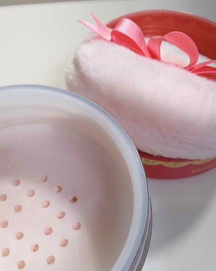 ボディパフパウダーN プリズムパール(サラ スウィートローズの香り)/SALA/ボディパウダーを使ったクチコミ(2枚目)