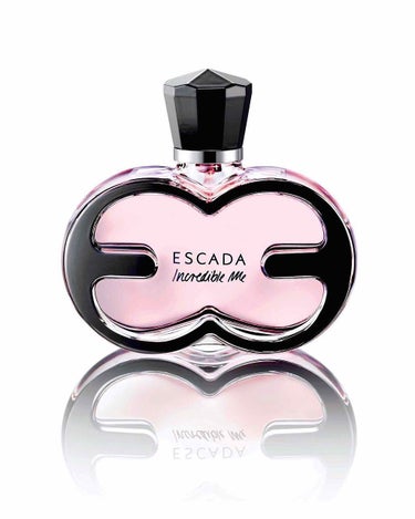 インクレディブル ミー EDP
ウッディなフローラルスウィートの香り🍰🌷

エスカーダといえばトロピカルな香水のイメージですが、こちらは香り、ボトル的にも変化球な感じです。三つある『ミー』シリーズ第一弾