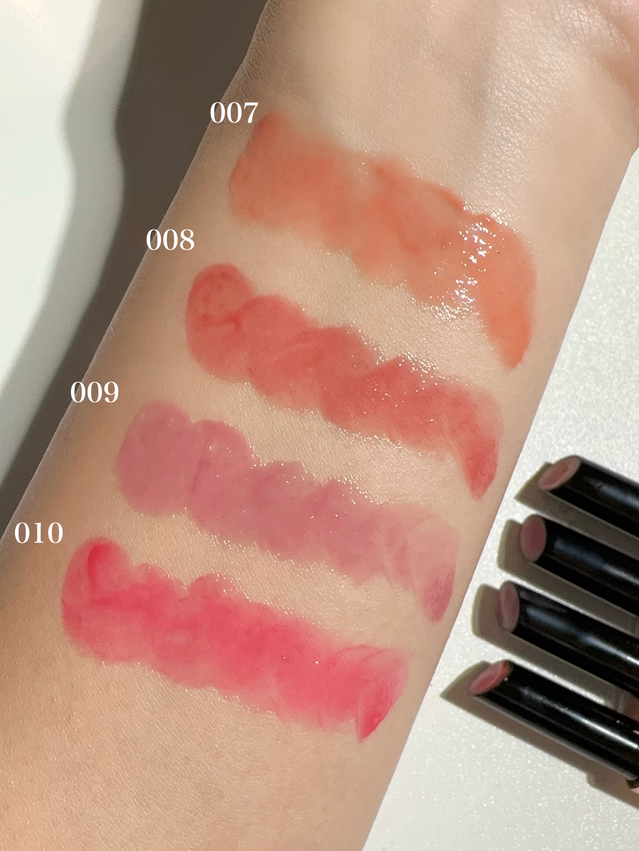 新色レビュー】ボリューマイジングフォンデュリップ｜Coralhaze