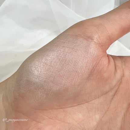 ANNA SUI ローズ プレスト パウダーのクチコミ「ローズ香るプレストパウダーで憧れの人形肌へ🥀♡
ーーーーーーーーーーーーーーー
ANNASUI.....」(3枚目)