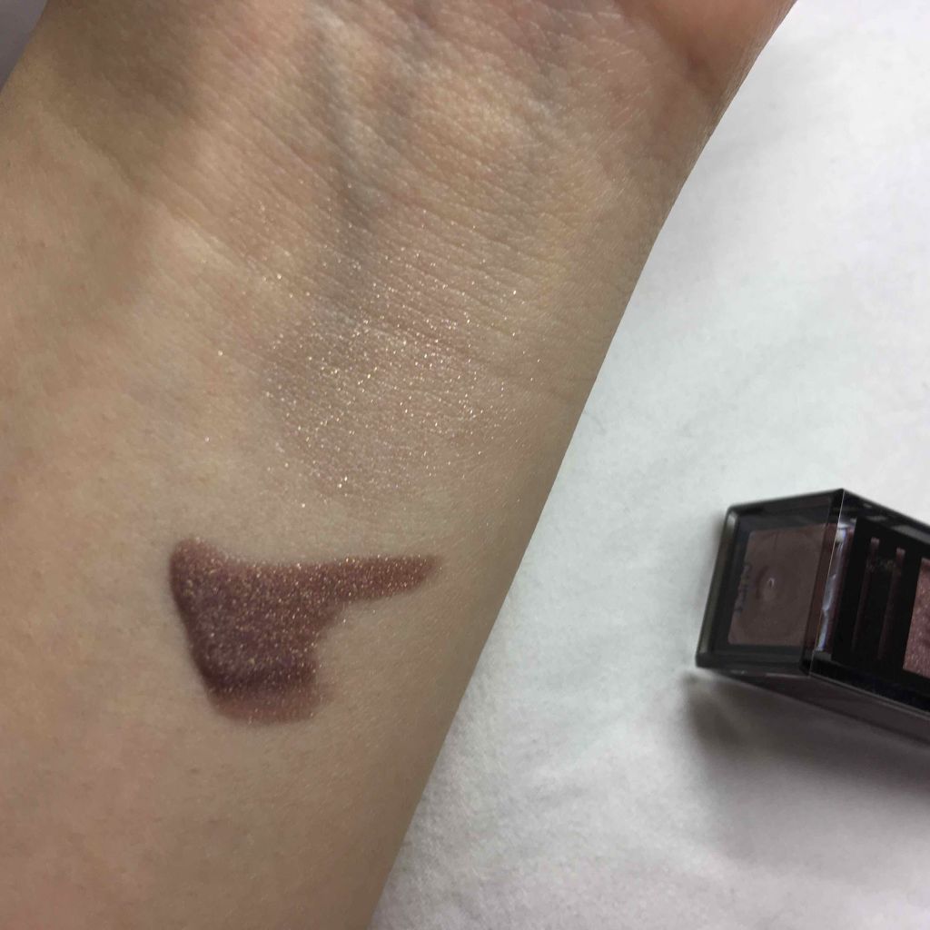 ウイスパーグロスフォーアイ/THREE/リキッドアイシャドウを使ったクチコミ（2枚目）