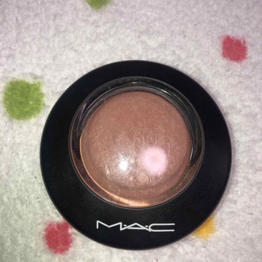 ☆MAC ミネラライズブラッシュ

☆カラー   ウォームソウル

☆色味   オレンジベージュ系


どのメイクにも合わせやすいカラー
ナチュラルメイクにも合う
オレンジ系のカラーで夏にもピッタリ
顔