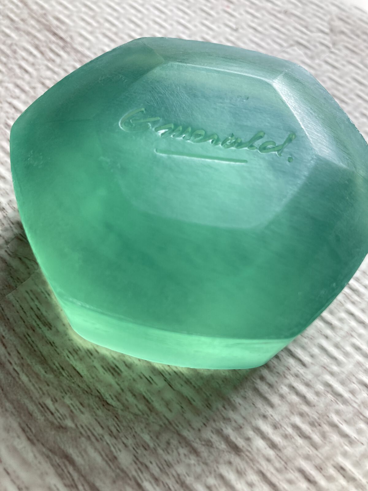 ホネケーキ(エメラルド)NA/SHISEIDO/洗顔石鹸を使ったクチコミ（1枚目）