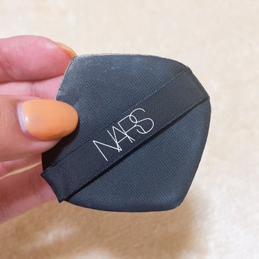 ピュアラディアントプロテクション アクアティックグロー クッションファンデーション SPF50+／PA+++ 00511/NARS/クッションファンデーションを使ったクチコミ（2枚目）