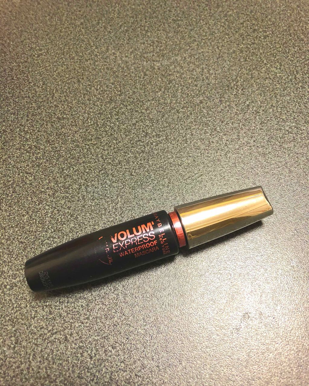 ボリューム エクスプレス マスカラ ウォータープルーフ MAYBELLINE NEW YORK