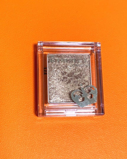 プリズム パウダーアイカラー/リンメル ロンドン/単色アイシャドウを使ったクチコミ(1枚目)