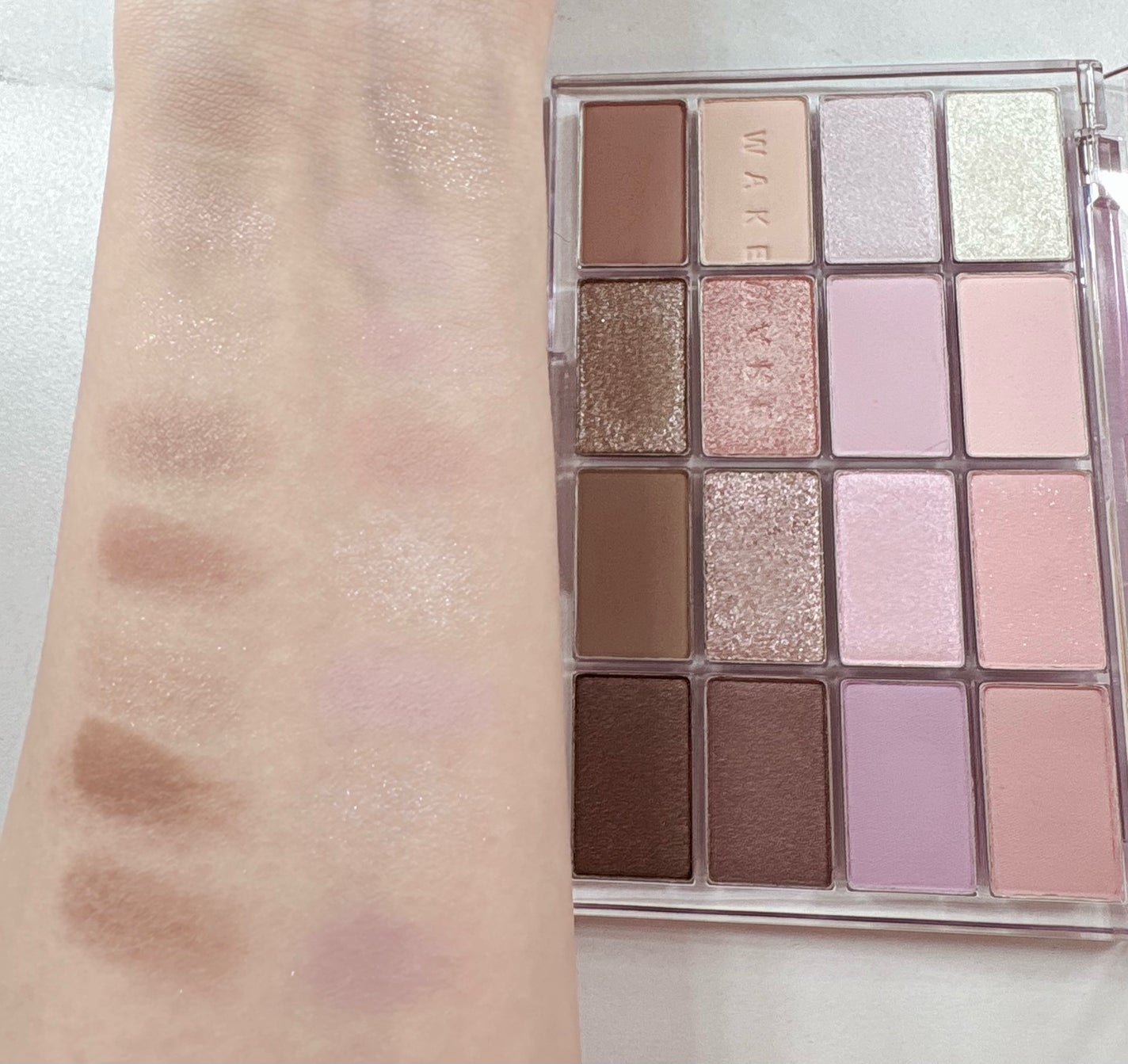 ソフトブラーリングアイパレット/wakemake/アイシャドウパレットを使ったクチコミ(2枚目)