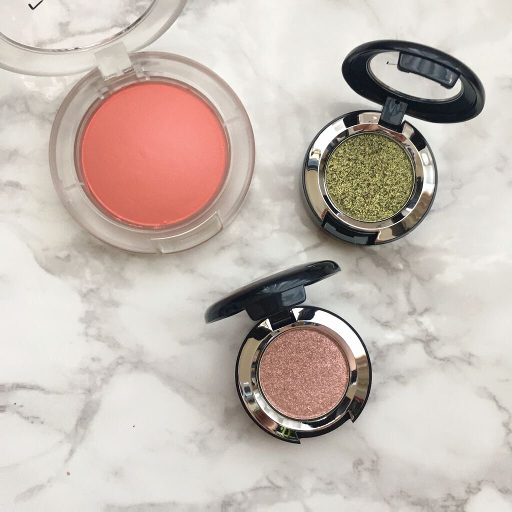 ダズルシャドウ エクストリーム イエス トゥ シークインズ/M・A・C/単色アイシャドウを使ったクチコミ（1枚目）