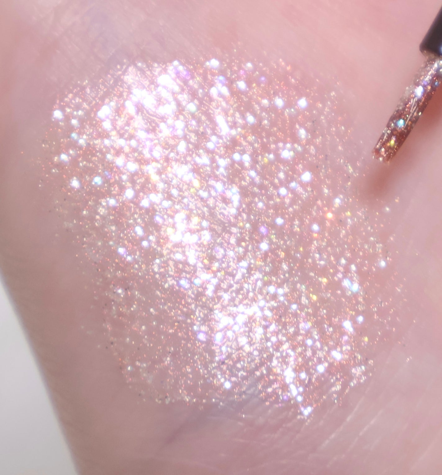 グリッター イルミネーションライナー R/CipiCipi/リキッドアイライナーを使ったクチコミ(1枚目)