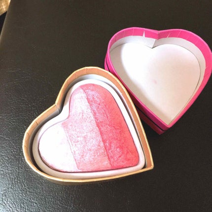 ブラッシング ハート/MAKEUP REVOLUTION/パウダーチークを使ったクチコミ(2枚目)