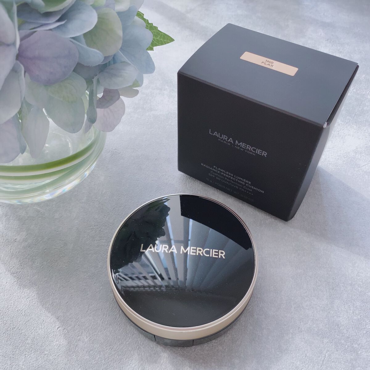 フローレス ルミエール ラディアンス パーフェクティング クッション  1N0/ローラ メルシエ/クッションファンデーションを使ったクチコミ（1枚目）